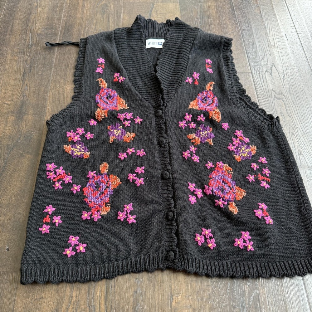 White Stag Sweater Vest Womens Large Knit‎ Floral Embroidered Button Up Boho
